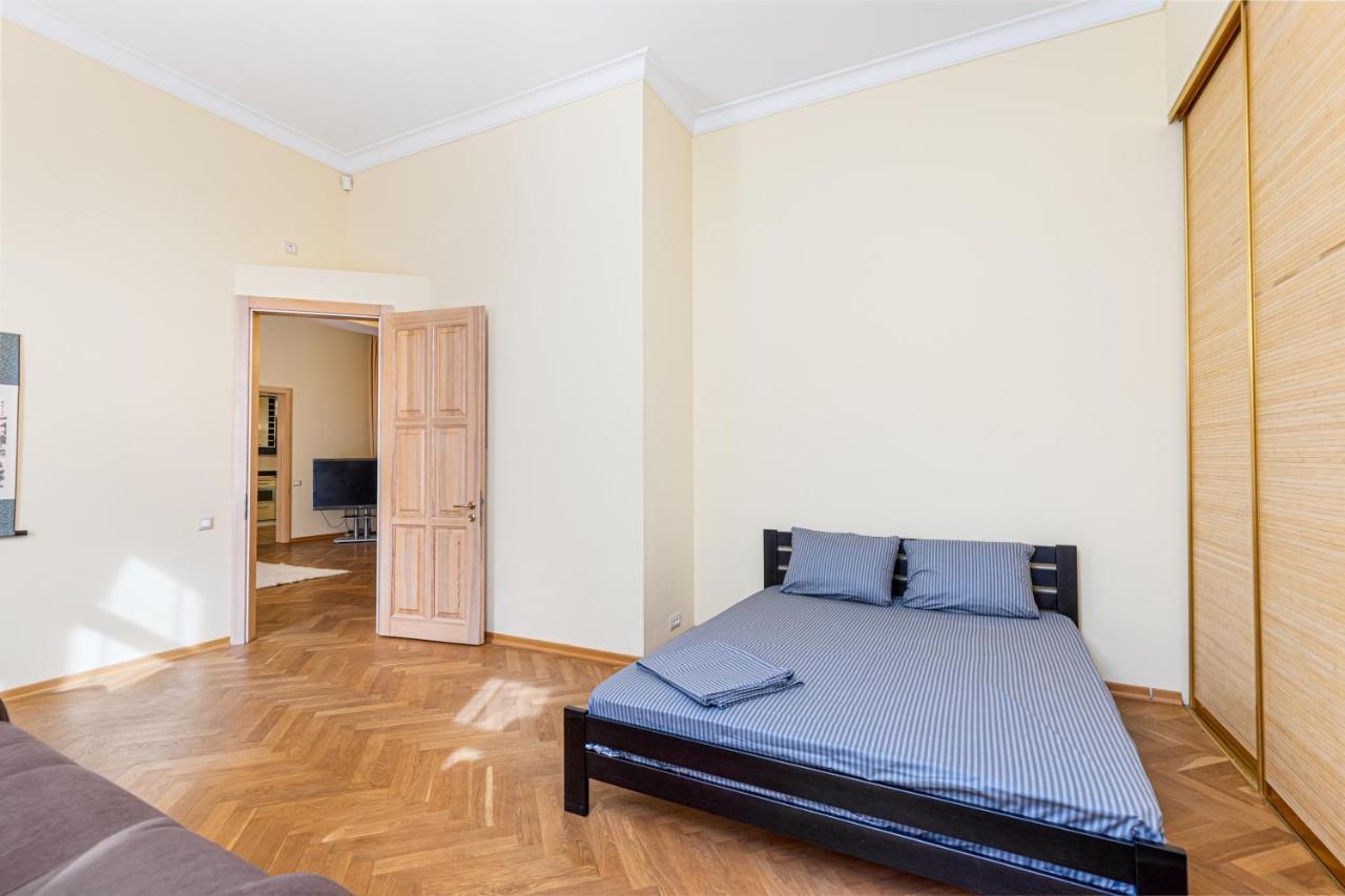 Grecheskaya Street Art Apartment Odessa Buitenkant foto
