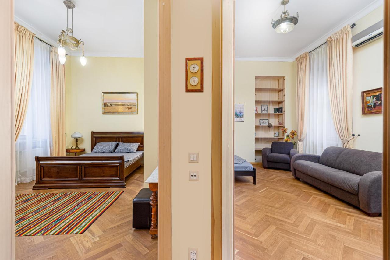 Grecheskaya Street Art Apartment Odessa Buitenkant foto